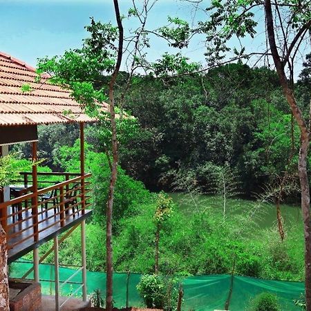 Happydays Hut Villa Mananthavady Exteriör bild