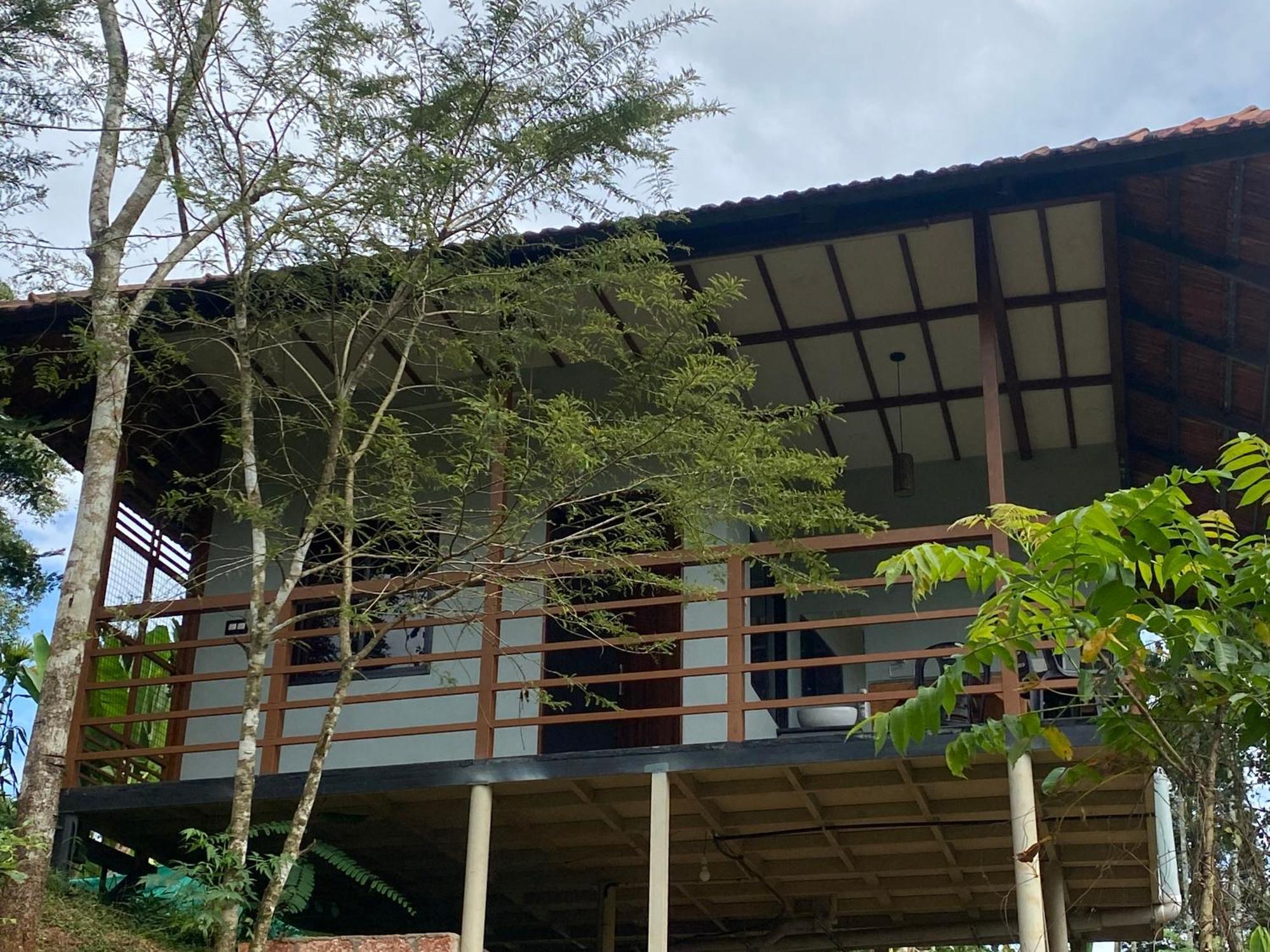 Happydays Hut Villa Mananthavady Exteriör bild