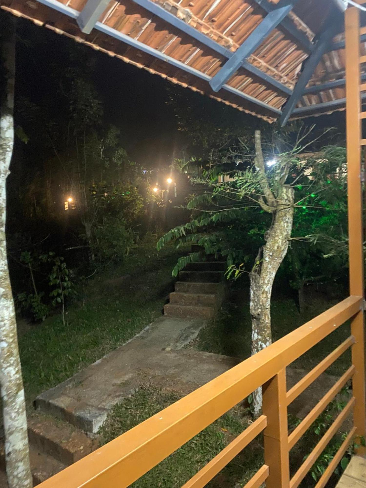 Happydays Hut Villa Mananthavady Exteriör bild
